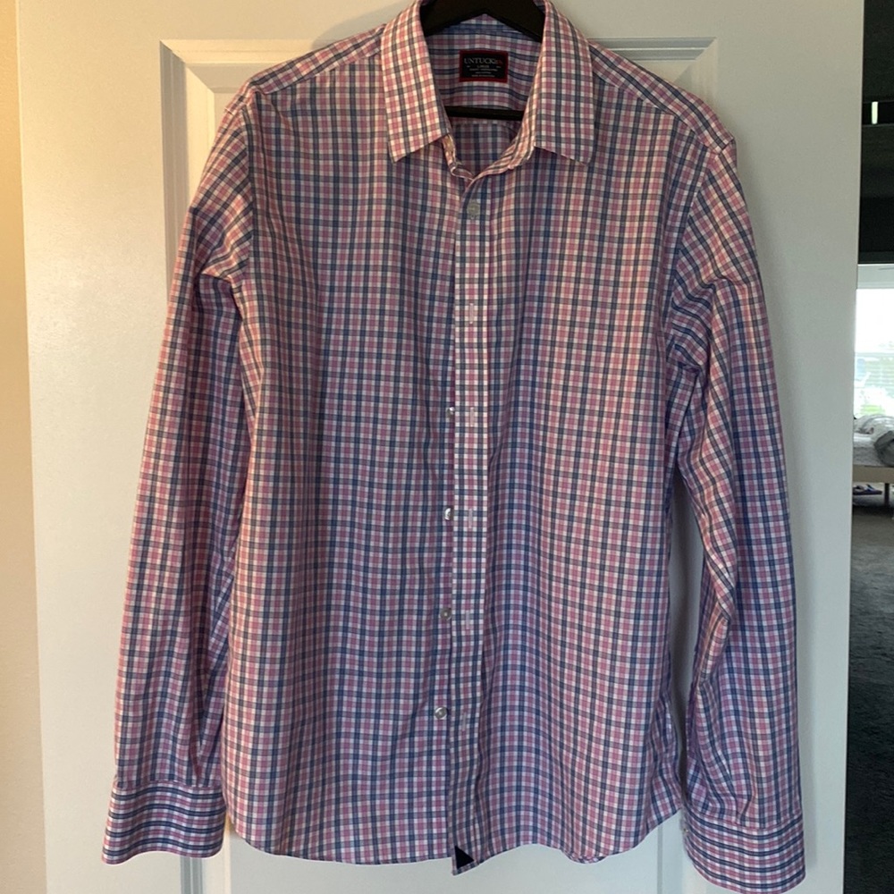 Men’s size large UNTUCKit